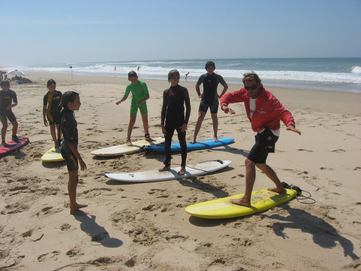 Offrez un cours de surf sur les meilleurs spots de France