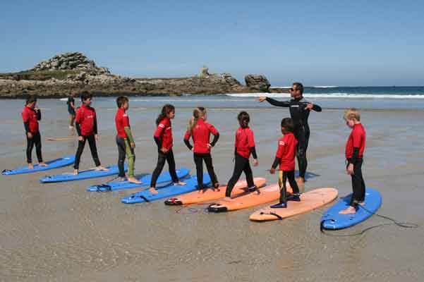 Initiation au surf sur les plages du Nord Finistère avec Sweet Spot