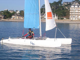 Initiation au catamaran à Trebeurden sur la côte de granit rose