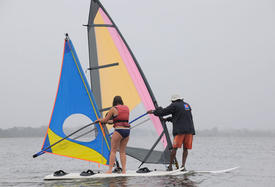 Initiation planche à voile à Hourtin en Gironde