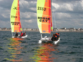 Cours de catamaran à Saint-Malo avec la Surf School