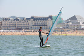 Initiation planche à voile à Cabourg