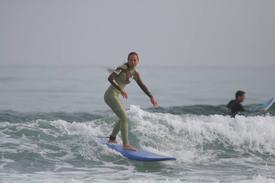 Initiation surf à Hendaye avec l'école de surf Hendaia