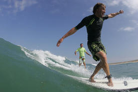 Offrez un stage de surf (5 cours) sur les meilleurs spots de France